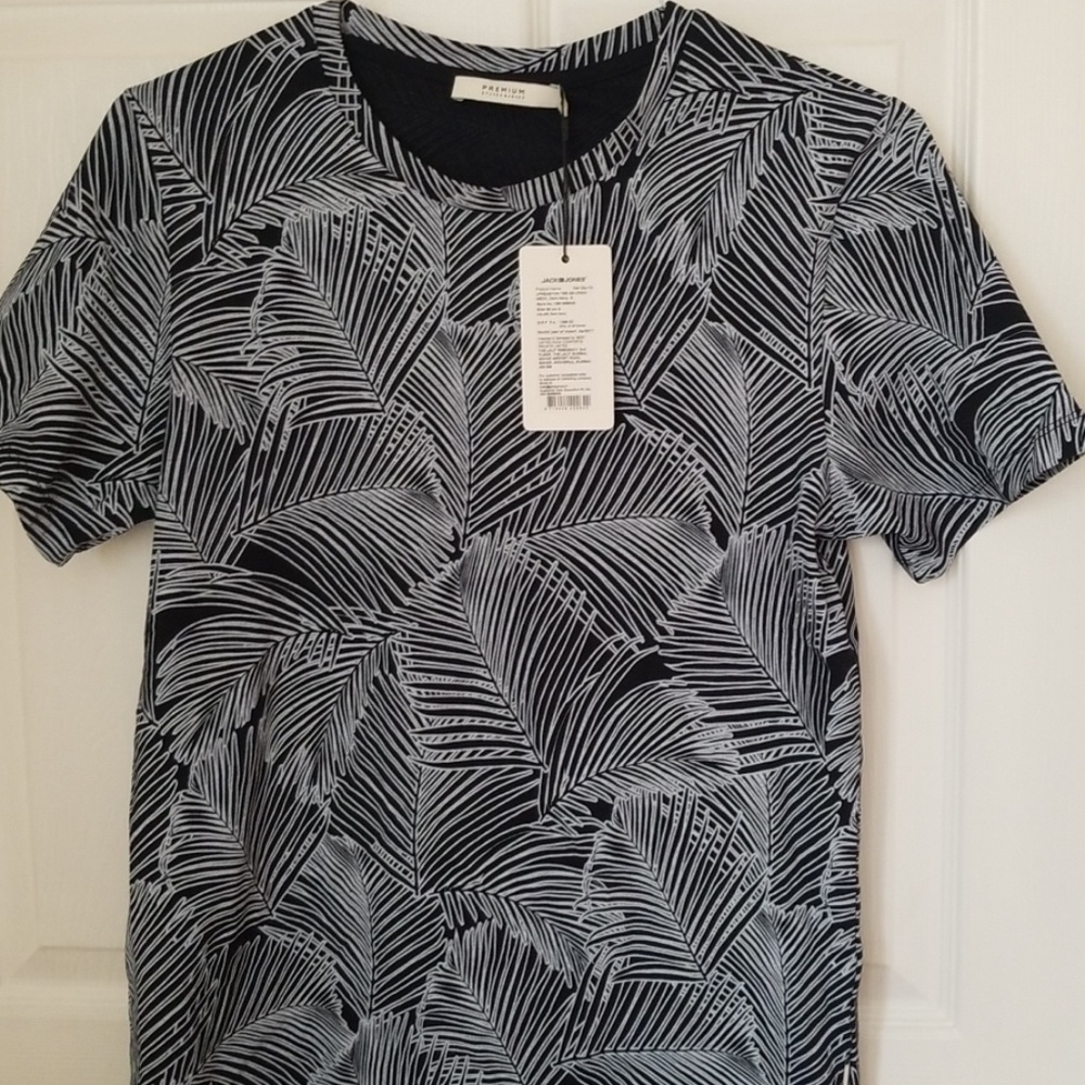 Round neck printed shirt